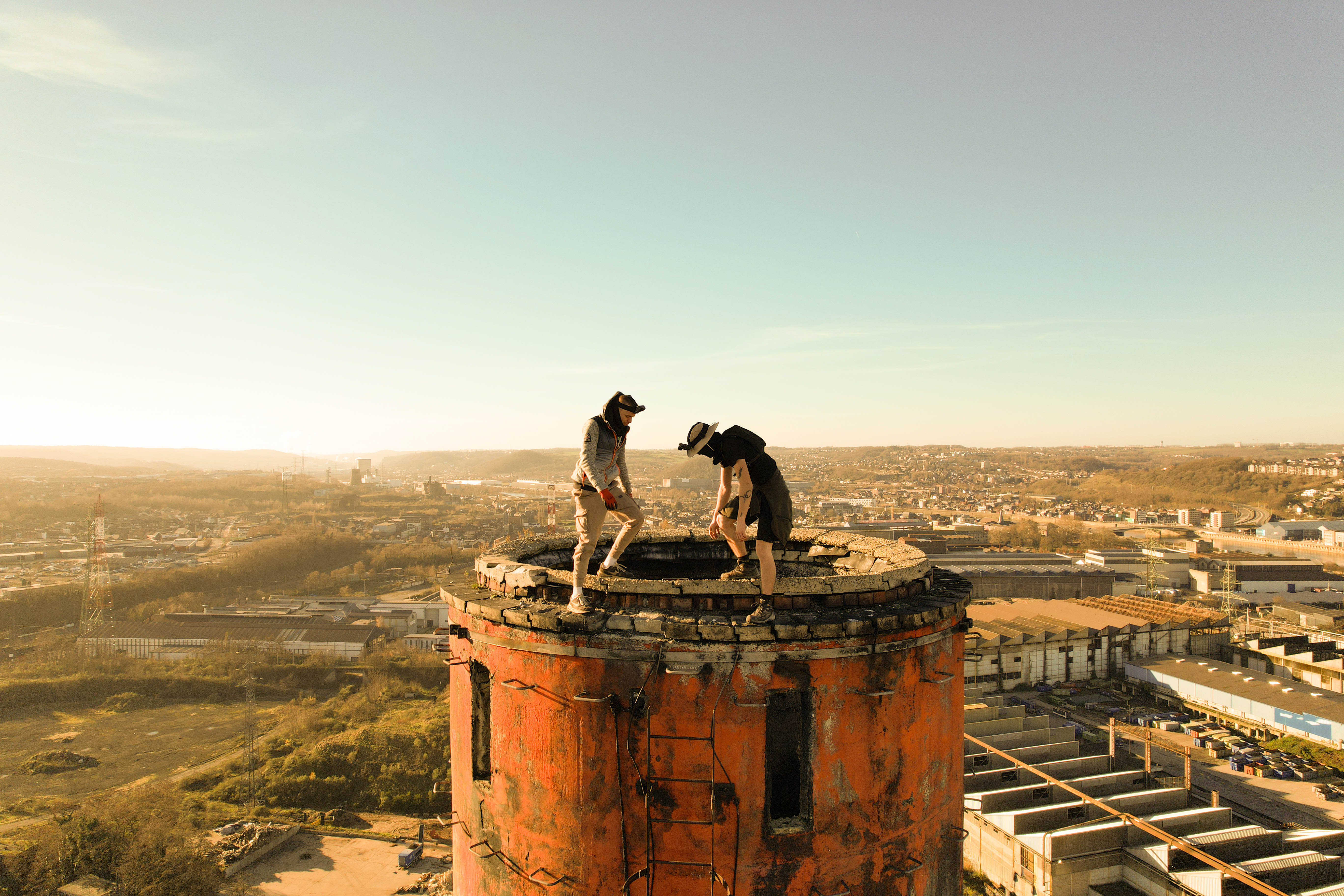 Cokérie, cheminée industrielle — Liège — plans drone