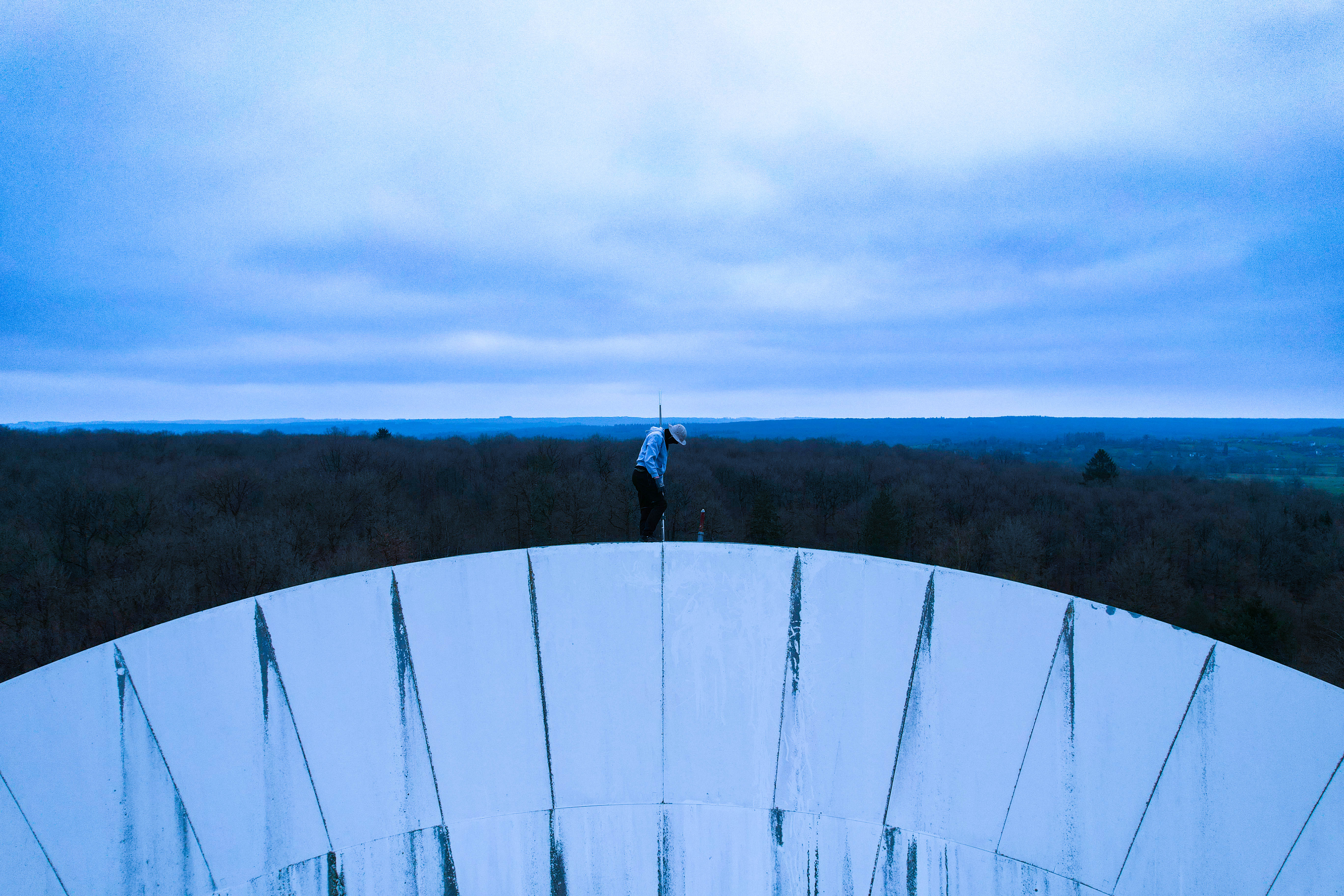 Paraboles à Lessive — infrastructures — plans drone
